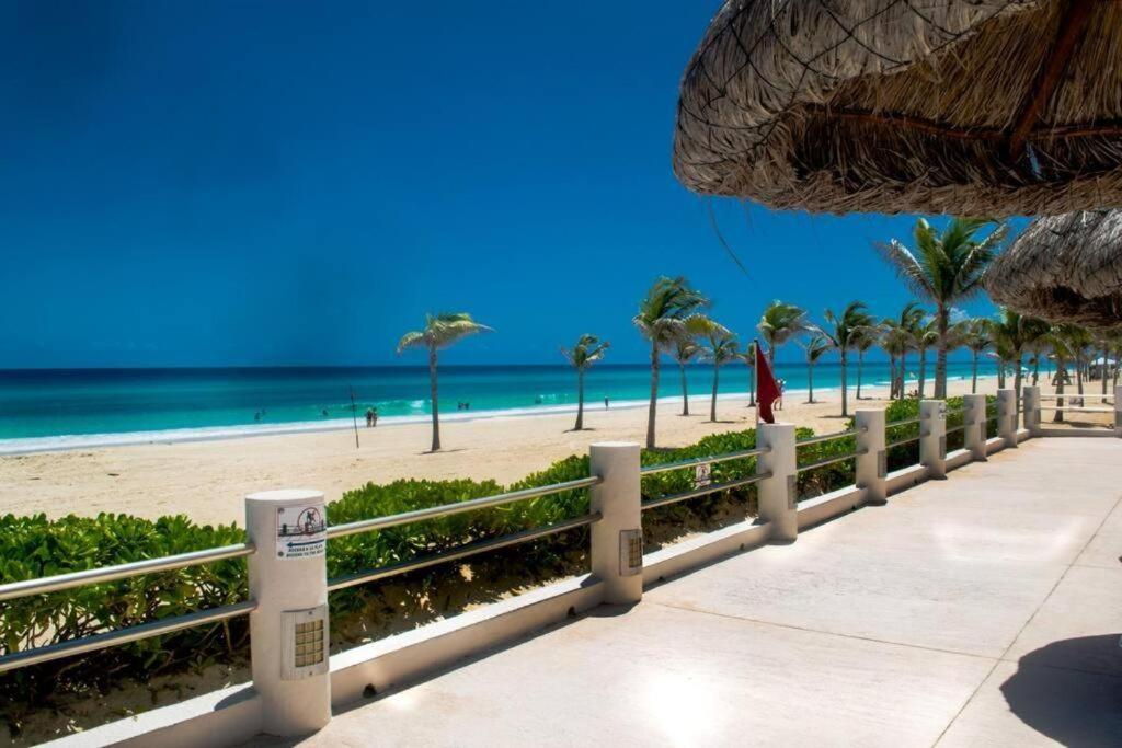 Ocean View Apartment, Best Beach Area, 3 Bedrooms カンクン エクステリア 写真